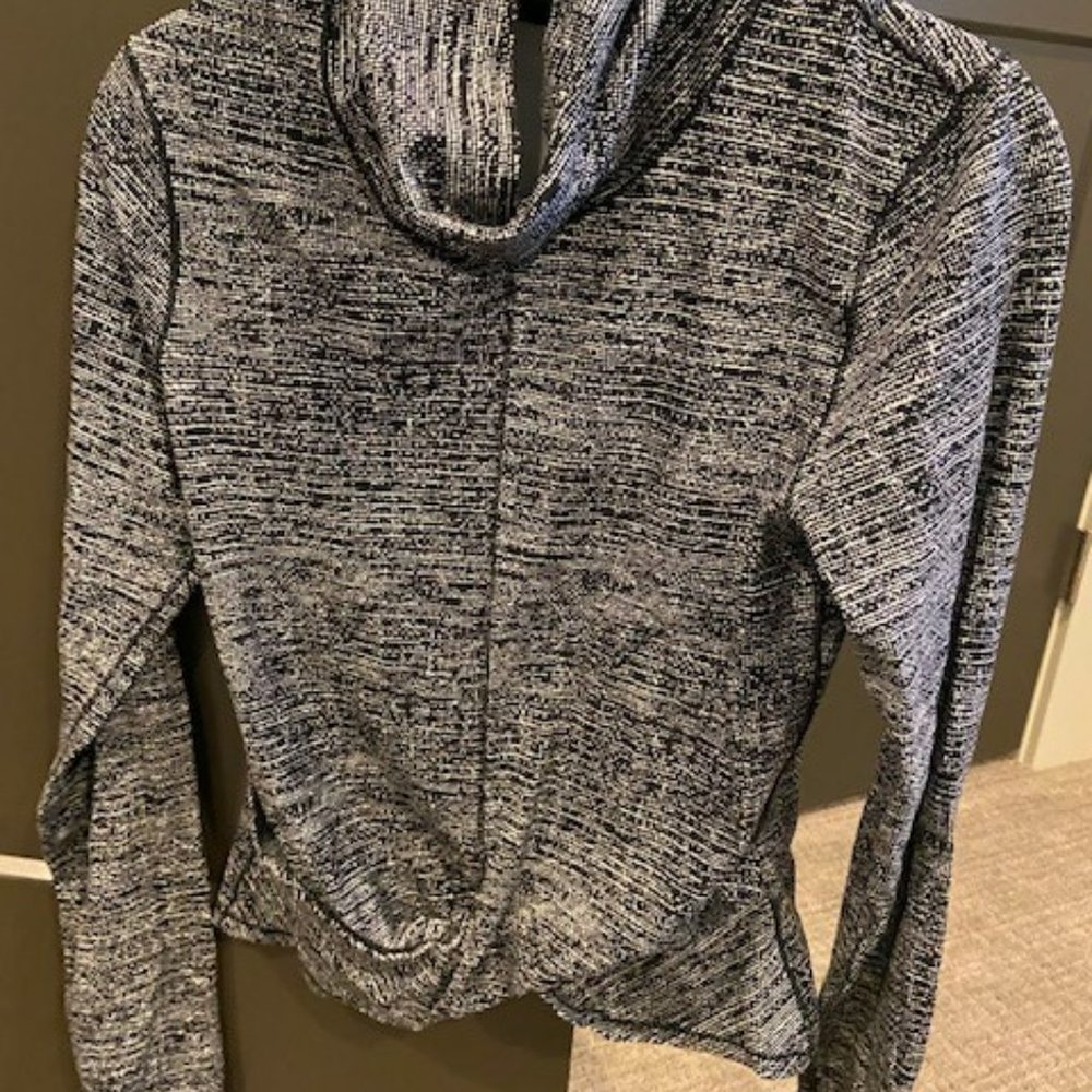 Lululemon top, size 8